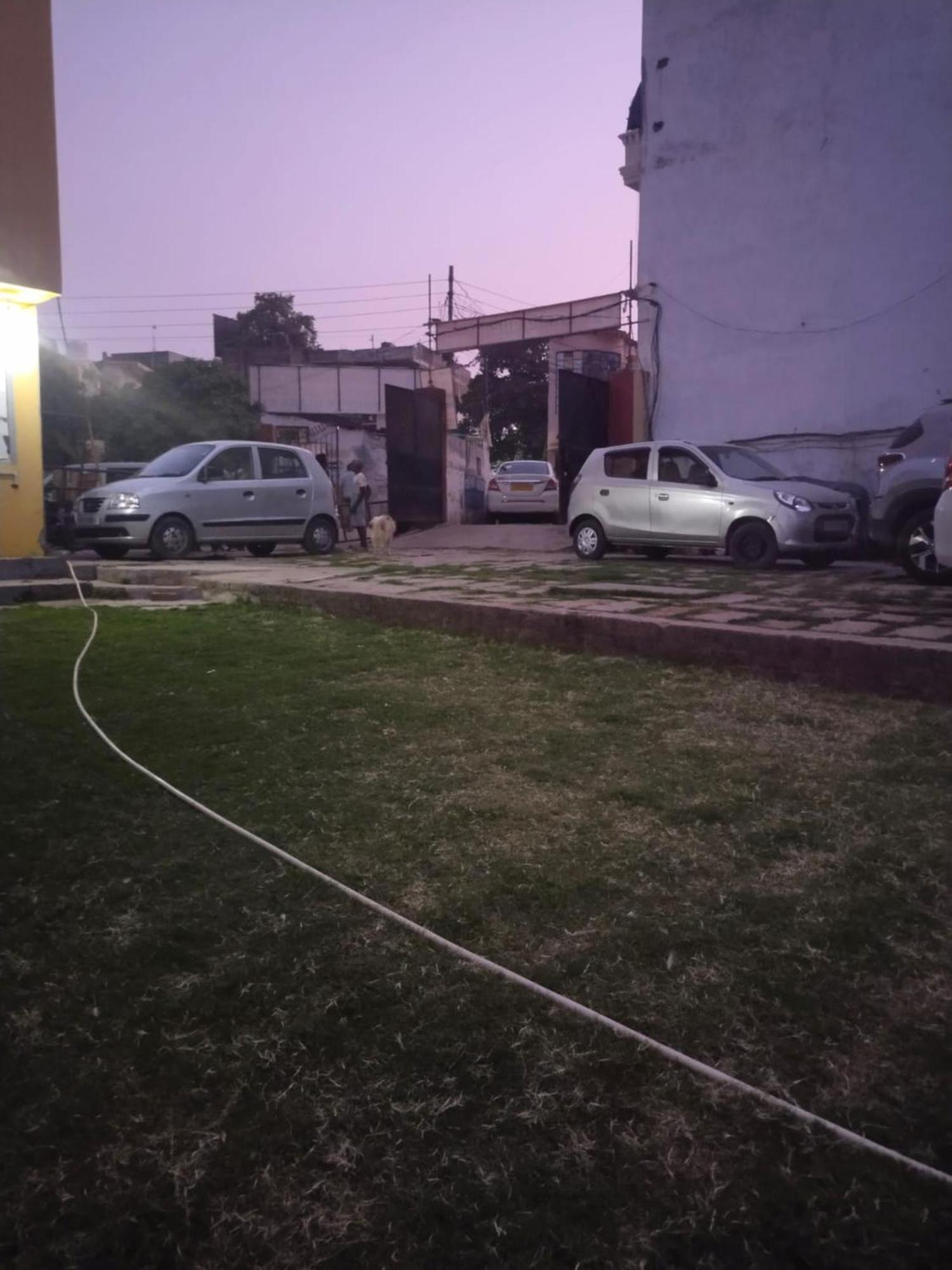 Goroomgo Varanasi Paradise Varanasi - Parking & Restaurant Available - Perfect Location And Comfortable Room Exterior foto